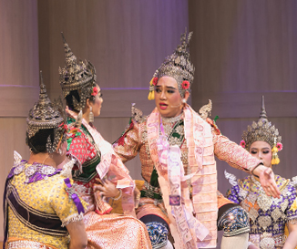 การแสดงทางวัฒนธรรมเฉลิมพระเกียรติสมเด็จพระนางเจ้าสิริกิติ์ พระบรมราชินีนาถ พระบรมราชชนนีพันปีหลวงเนื่องในโอกาสมหามงคลเฉลิมพระชนมพรรษา 12 สิงหาคม 2562  ลิเกทรงเครื่อง เรื่อง อิเหนา ตอน ลานางจินตหรา-อิเหนาชมดง